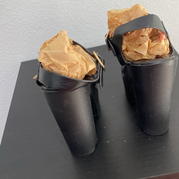 Platforms 👠 - Picture 4 of 7